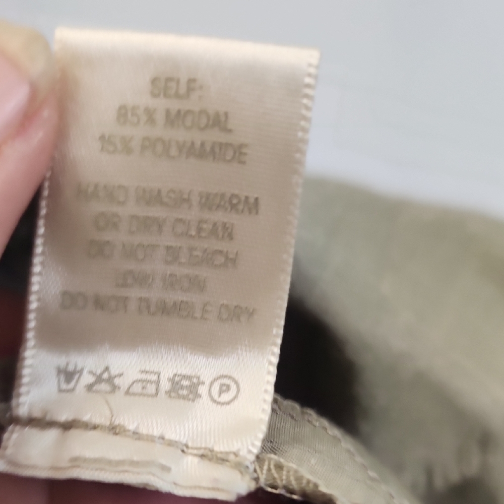 (0453) Sally LaPointe Tan Cargo Shorts with Elastic Waistband - Picture 4 of 5